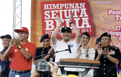 DATUK SERI HISHAMUDDIN TUN HUSSEIN