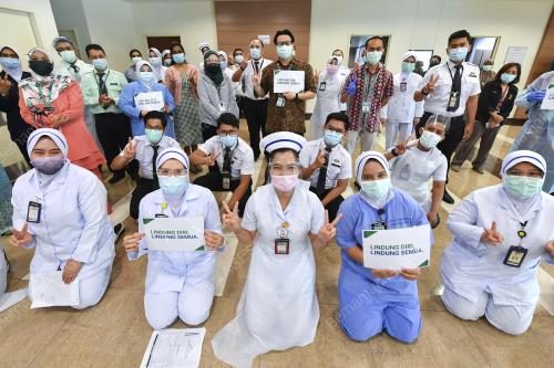 EMY ANTARA PENERIMA TERAWAL VAKISN PFIZER