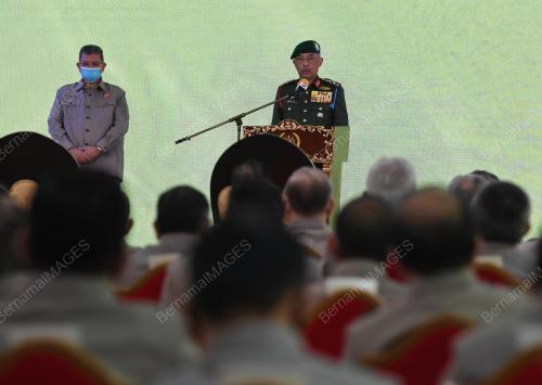 AL-SULTAN ABDULLAH RI'AYATUDDIN AL-MUSTAFA BILLAH SHAH
