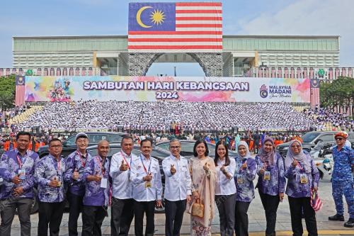 FAHMI FADZIL