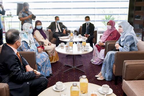 DATUK SERI RINA MOHD HARUN