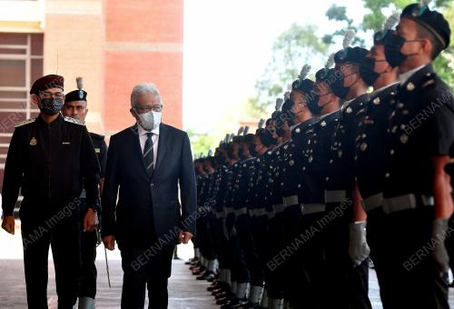 DATUK SERI HAMZAH ZAINUDDIN
