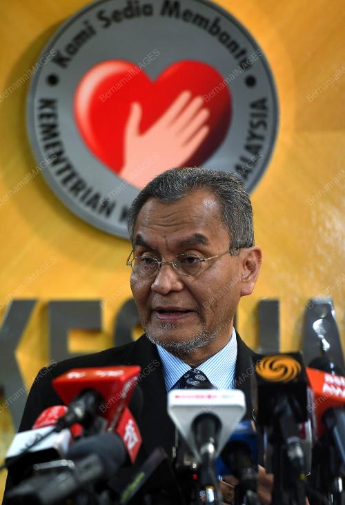 DATUK SERI DR DZULKEFLY AHMAD