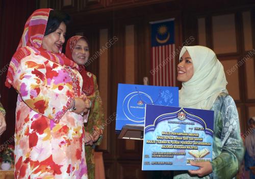 MOHD NAJIB TUN ABDUL RAZAK