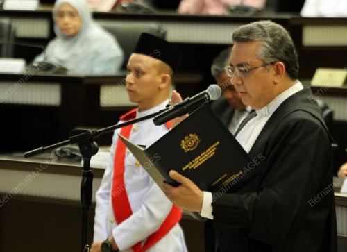 DATUK MOHD NAZLAN MOHD GHAZALI