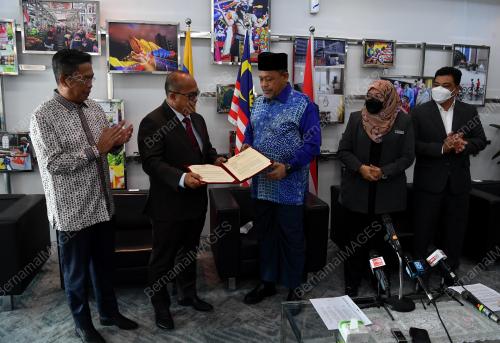 DATUK SERI DR SHAHIDAN KASSIM