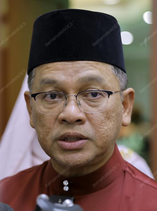 DATUK DR MOHD NA'IM MOKHTAR