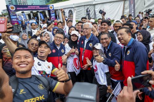 DATUK SERI ISMAIL SABRI YAAKOB