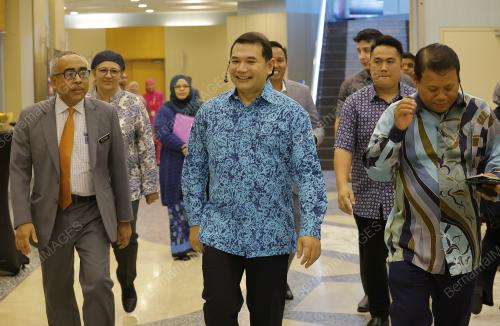 RAFIZI RAMLI