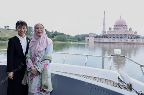 DATUK SERI DR WAN AZIZAH WAN ISMAIL