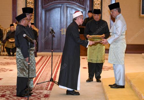 AL- SULTAN ABDULLAH RI'AYATUDDIN AL -MUSTAFA BILLAH SHAH