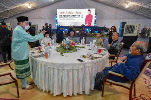 DATUK SERI ISMAIL SABRI YAAKOB
