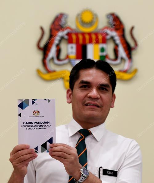 DR MOHD RADZI MD JIDIN