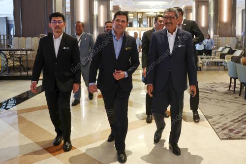 TAN SRI WAN AHMAD DAHLAN ABDUL AZIZ
