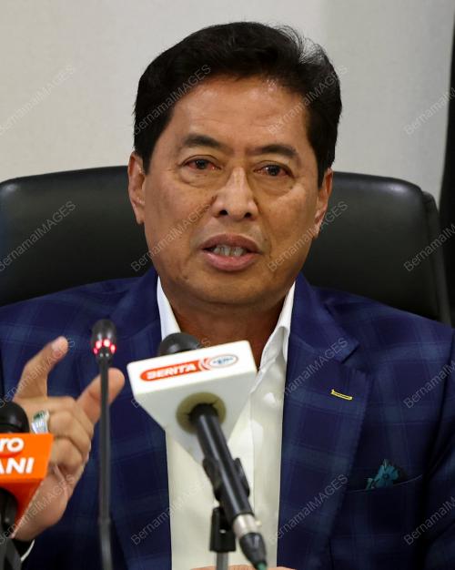 TAN SRI AZAM BAKI
