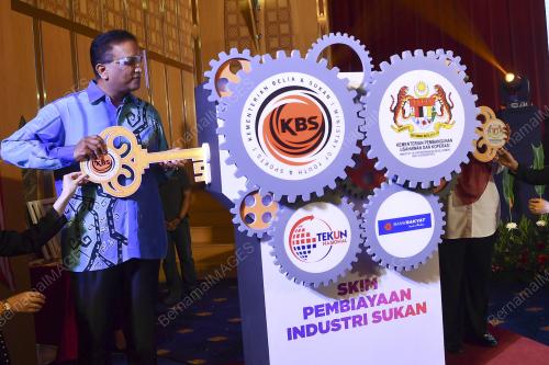 DATUK SERI REEZAL MERICAN NAINA MERICAN