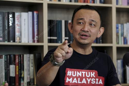 DR MASZLEE MALIK