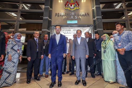 DATUK SERI AHMAD MASLAN