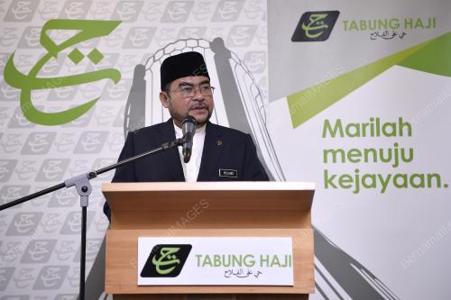 DATUK SERI DR MUJAHID YUSOF