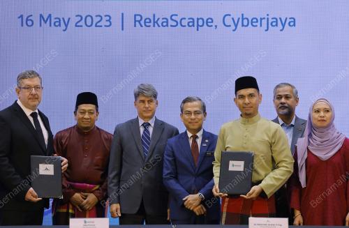 FAHMI FADZIL