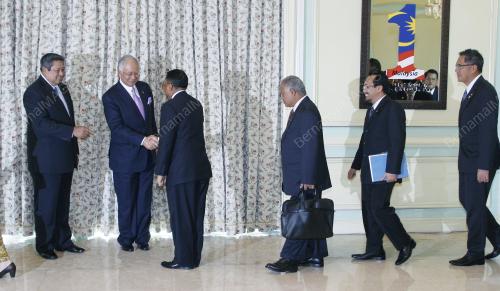 MOHD NAJIB TUN ABDUL RAZAK