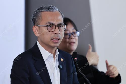 DATUK FAHMI FADZIL