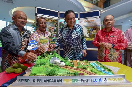 DATUK SERI REEZAL MERICAN NAINA MERICAN