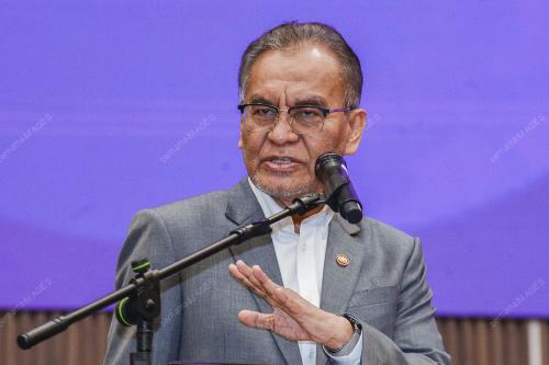 DATUK SERI DR DZULKEFLY AHMAD