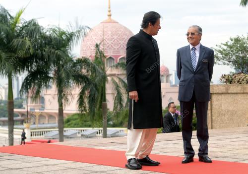 PTJ16_20112018_PM_PAKISTAN