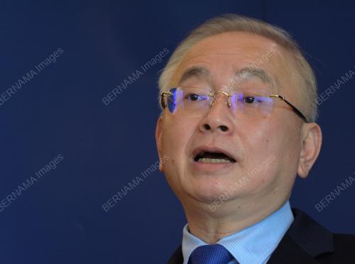 DATUK SERI DR WEE KA SIONG