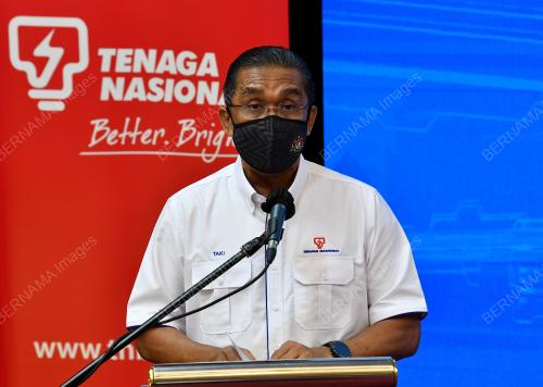 DATUK SERI TAKIYUDDIN HASSAN