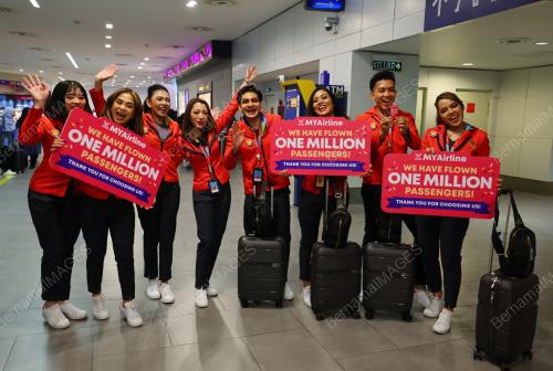 PENUMPANG MYAIRLINE KE SEJUTA