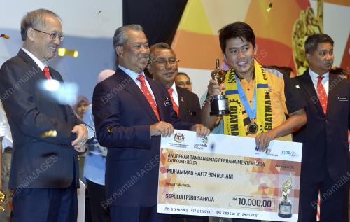 PTJ16_29012015_TANGAN_EMAS