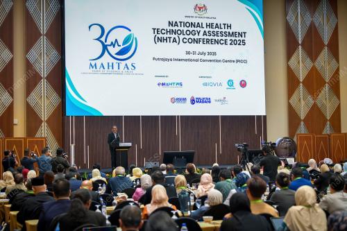 DATUK SERI DR DZULKEFLY AHMAD