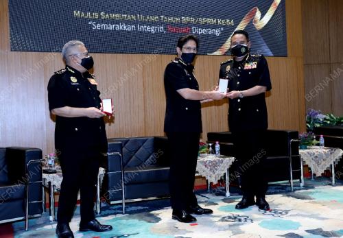 DATUK SERI AZAM BAKI