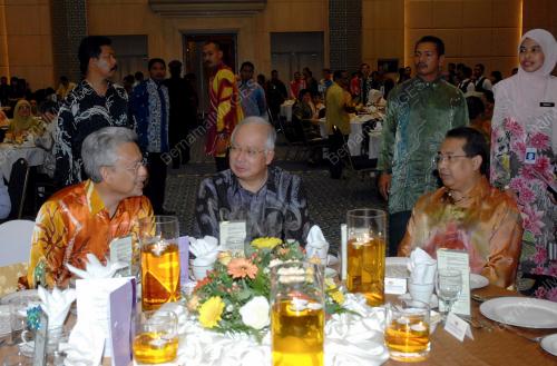 NAJIB TUN RAZAK