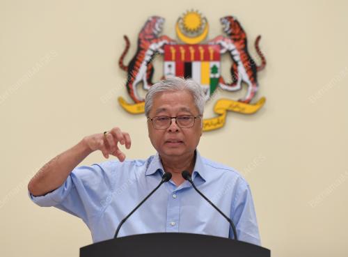 DATUK SERI ISMAIL SABRI YAAKOB