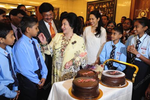 DATIN SERI ROSMAH MANSOR