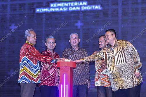 DATUK SERI FADILLAH YUSOF