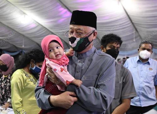 DATUK SERI ISMAIL SABRI YAAKOB