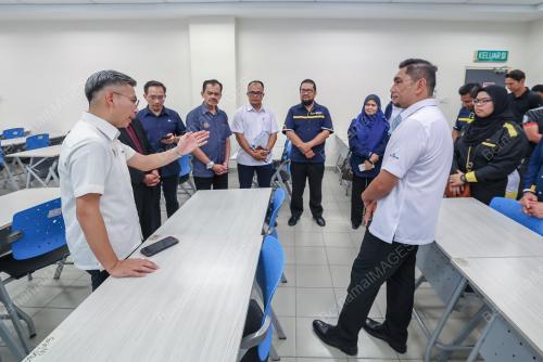FAHMI FADZIL
