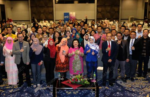 DATUK WAN SURAYA WAN MD RADZI