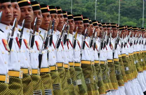 ISTIADAT MENGARAK PANJI PANJI YANG DI PERTUAN AGONG