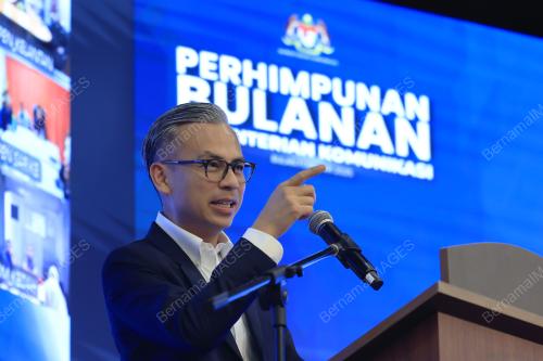 FAHMI FADZIL