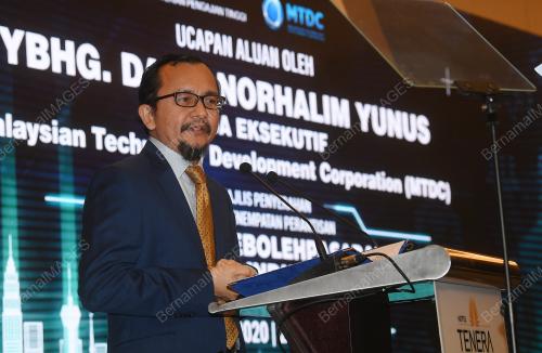 DATUK NORHALIM YUNUS