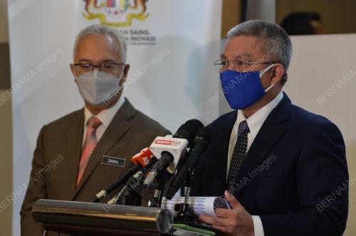 DATUK SERI DR ADHAM BABA