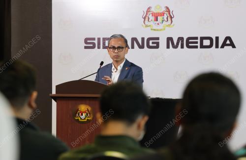 FAHMI FADZIL