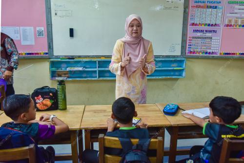 FADLINA SIDEK