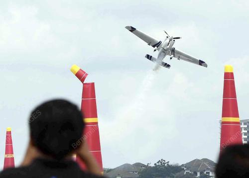 PTJ17_16052014_AIR_RACE