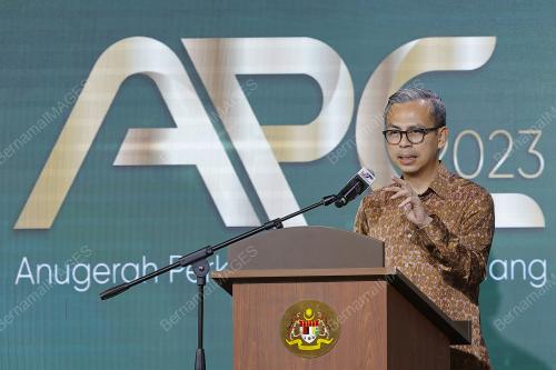 FAHMI FADZIL